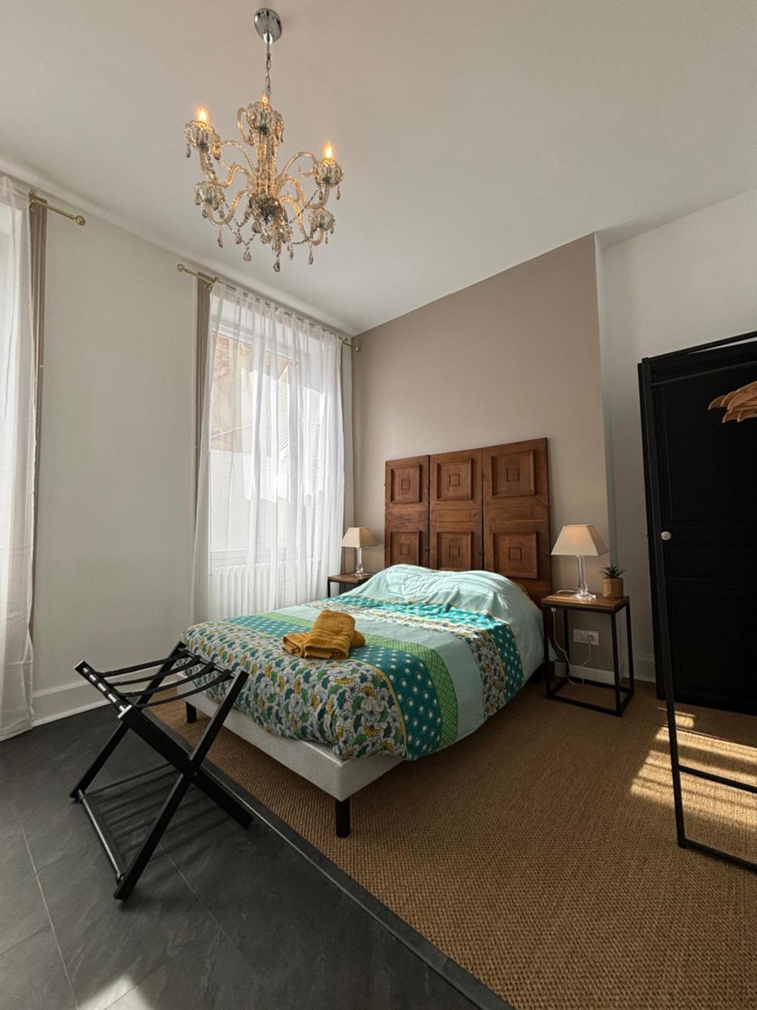 Maison A La Guitarde - Hotel Particulier Hippolyte Шатору Екстер'єр фото