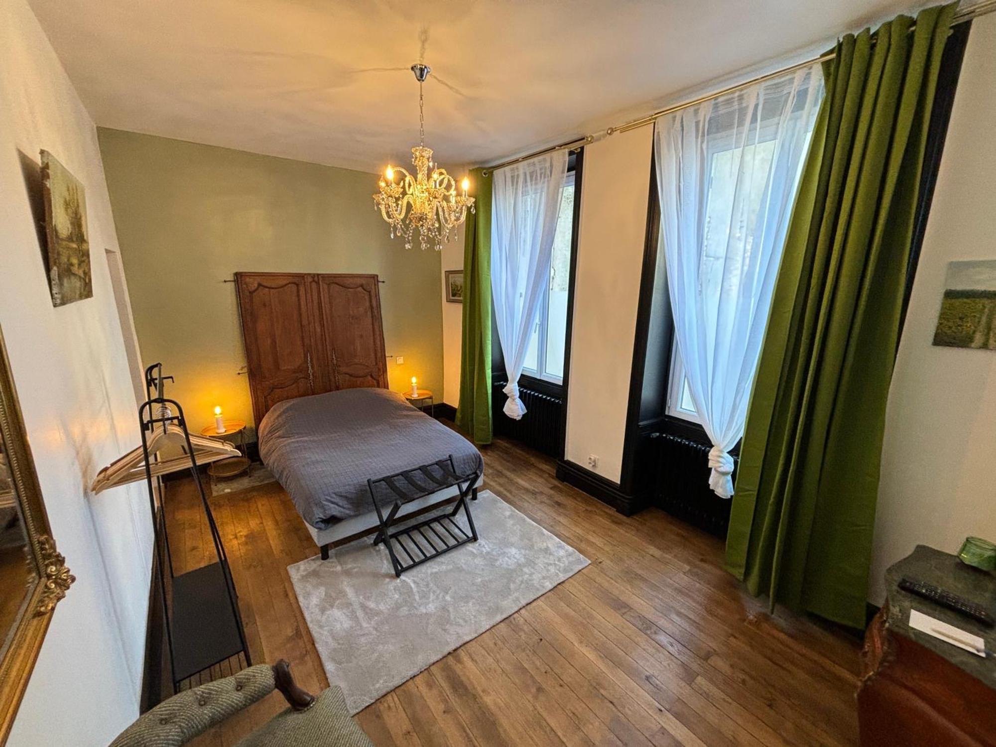 Maison A La Guitarde - Hotel Particulier Hippolyte Шатору Екстер'єр фото