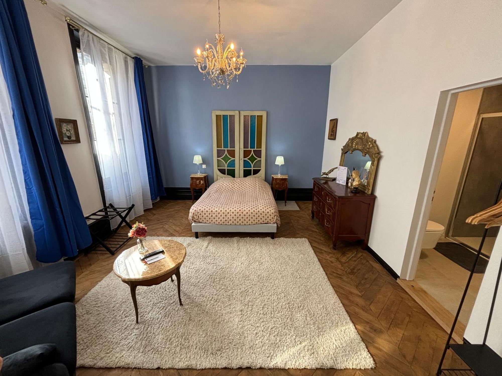 Maison A La Guitarde - Hotel Particulier Hippolyte Шатору Екстер'єр фото