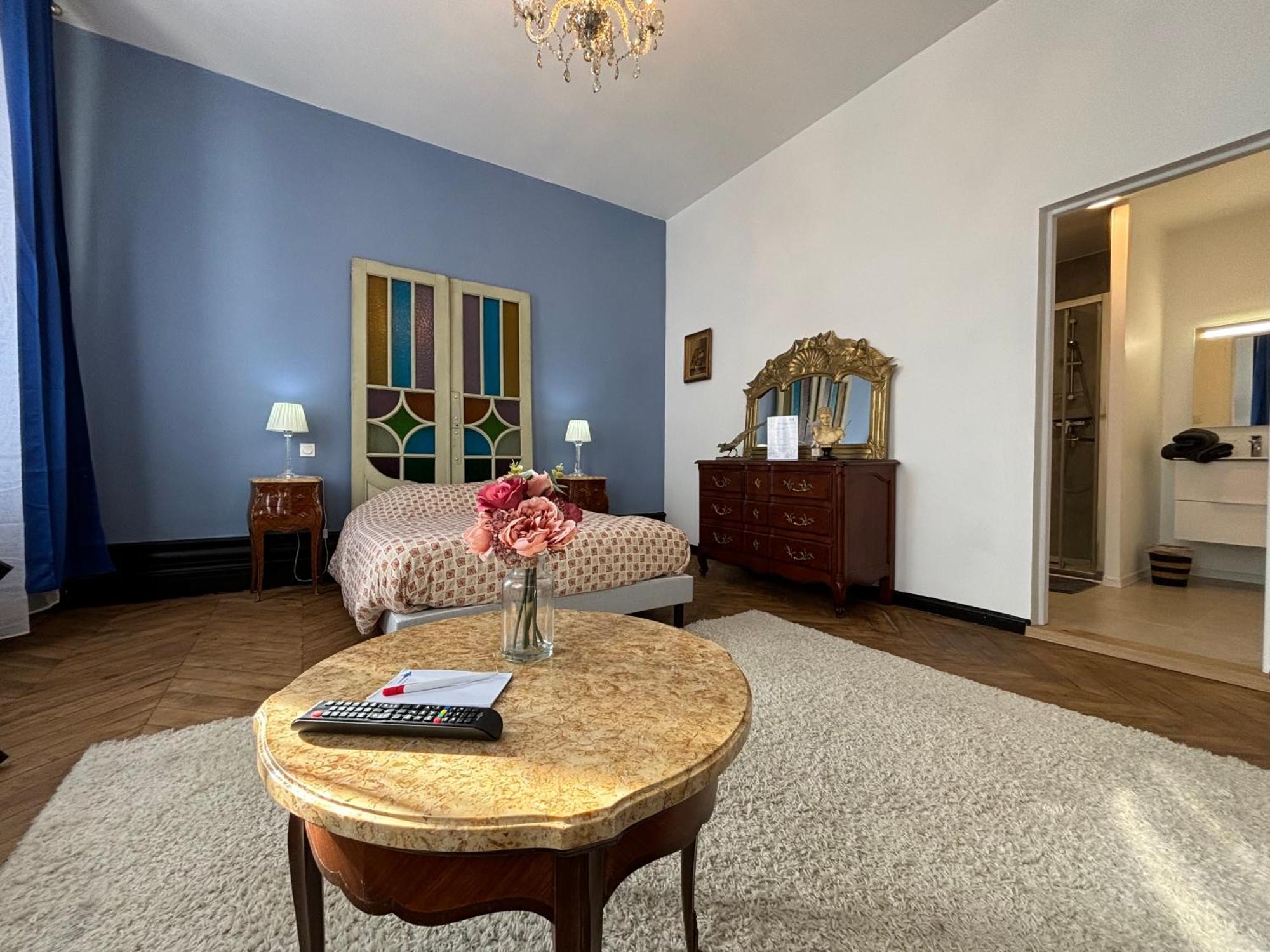 Maison A La Guitarde - Hotel Particulier Hippolyte Шатору Екстер'єр фото